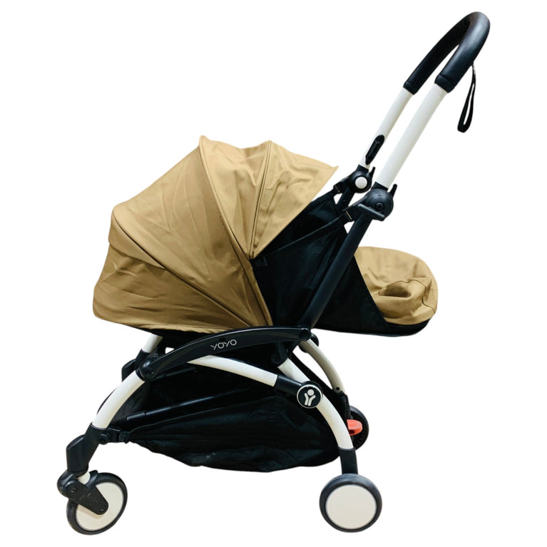 Stokke-YOYO³-White-frame-with-0+-Newborn-Pack-Toffee-1-1