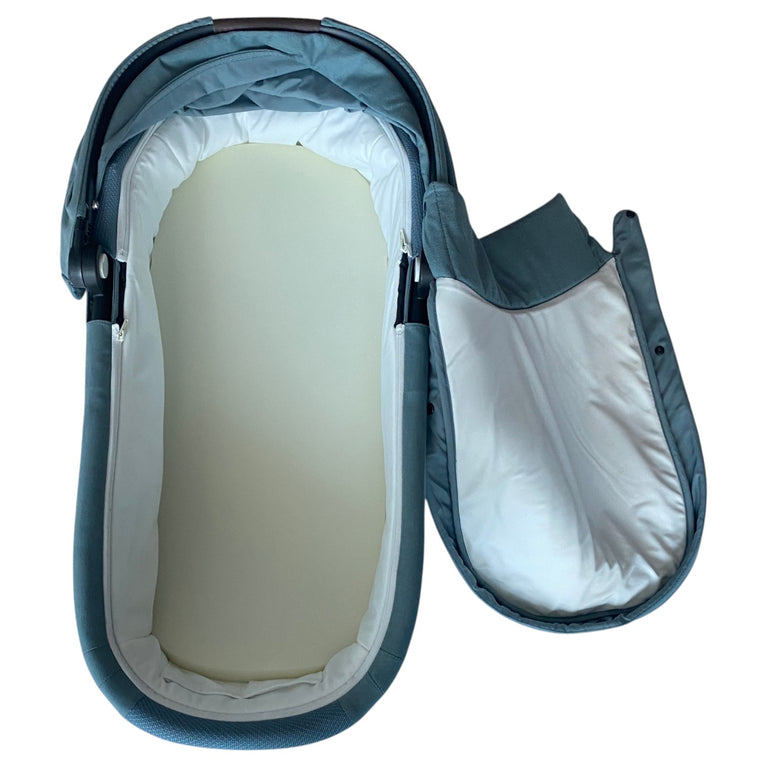 Cybex-Gold-Gazelle-S-Cot-Stormy-Blue-1-3