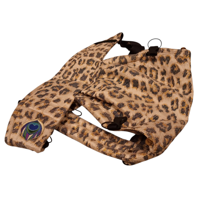 Artipoppe-Zeitgeist-Baby-Carrier-Velvet-Zeitgeist-Leopard-Baby-Carrier-1-1