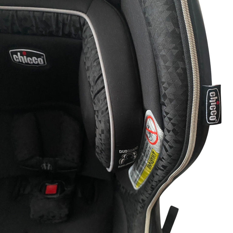 Chicco-Nextfit-Max-Zip-Air-Convertible-Car-Seat-Vero/-Black-4-9