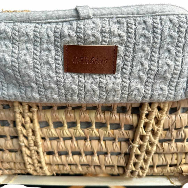The-Little-Green-Sheep-Natural-Knitted-Moses-Basket-with-Stand-&-Mattress-6