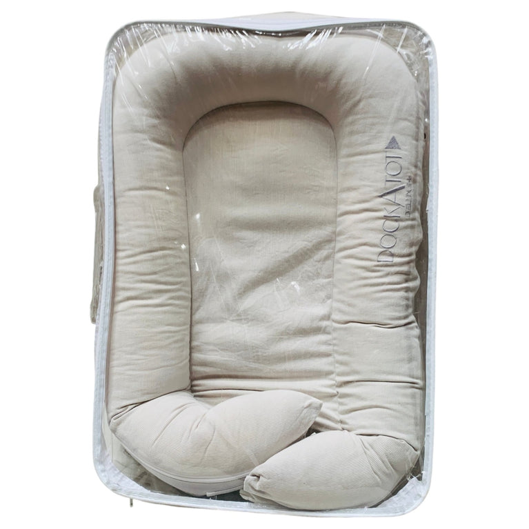 Dockatot-Deluxe+-Pod-Fog-Chambray-5-7