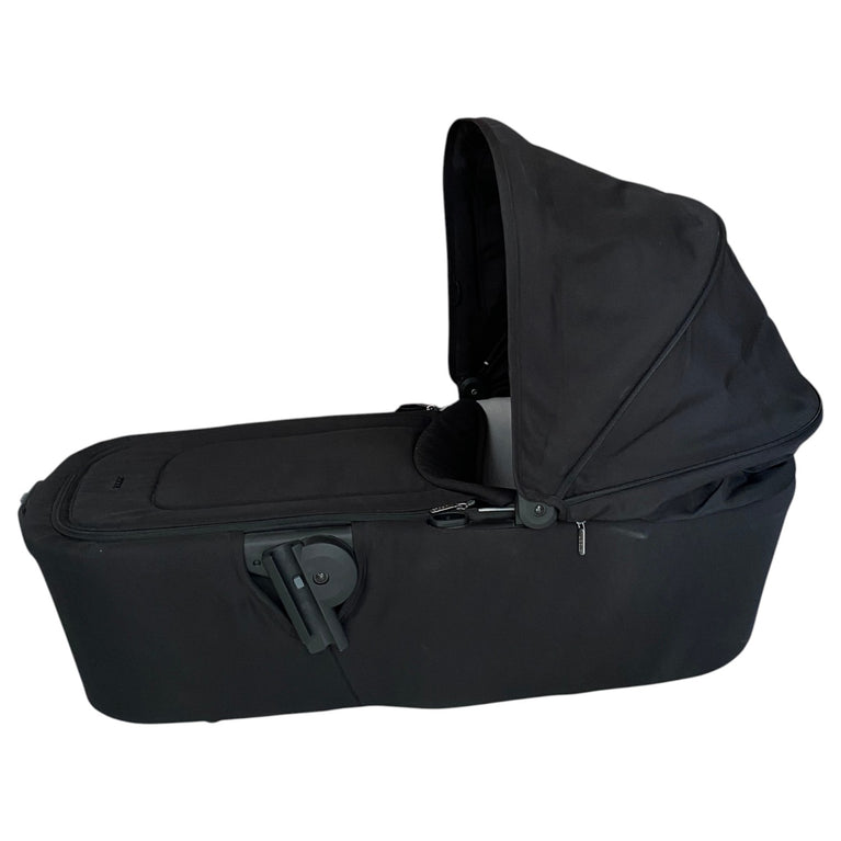 Joolz-Aer-+-Carrycot-For-Stroller-Black-1-4