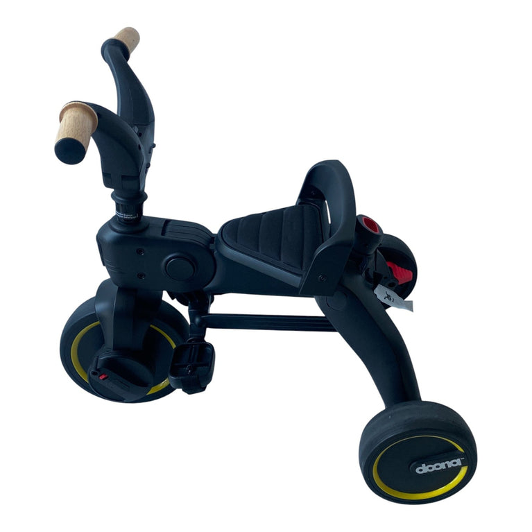 Doona-Liki-Trike-Foldable-Tricycle-Midnight-Edition-2-4