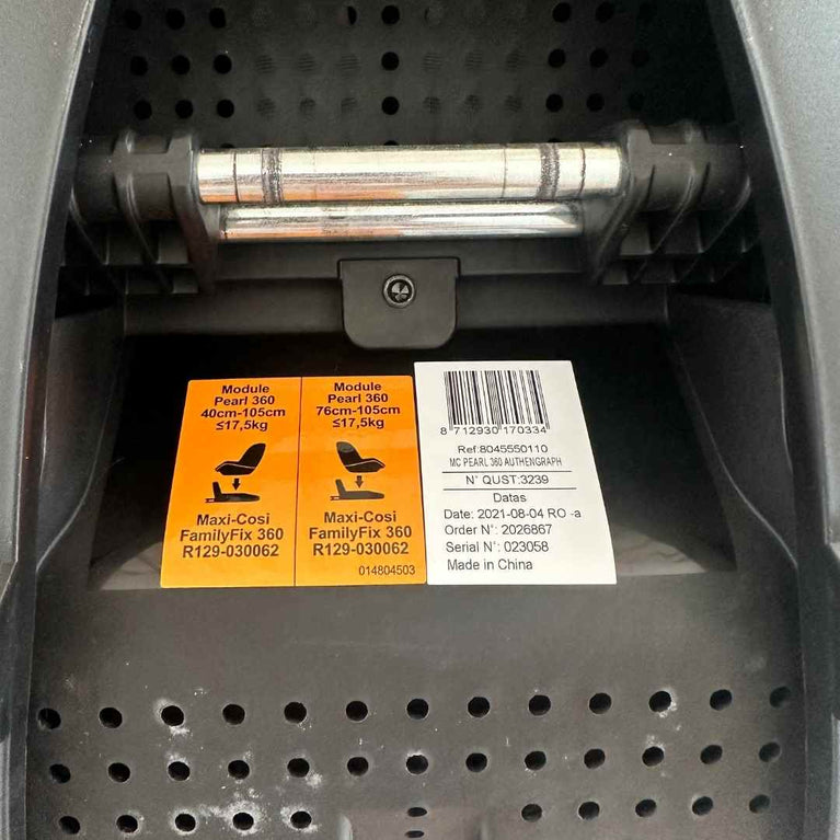 Maxi-Cosi Pearl 360 Smart i-Size Car Seat - Authentic Graphite (2021)