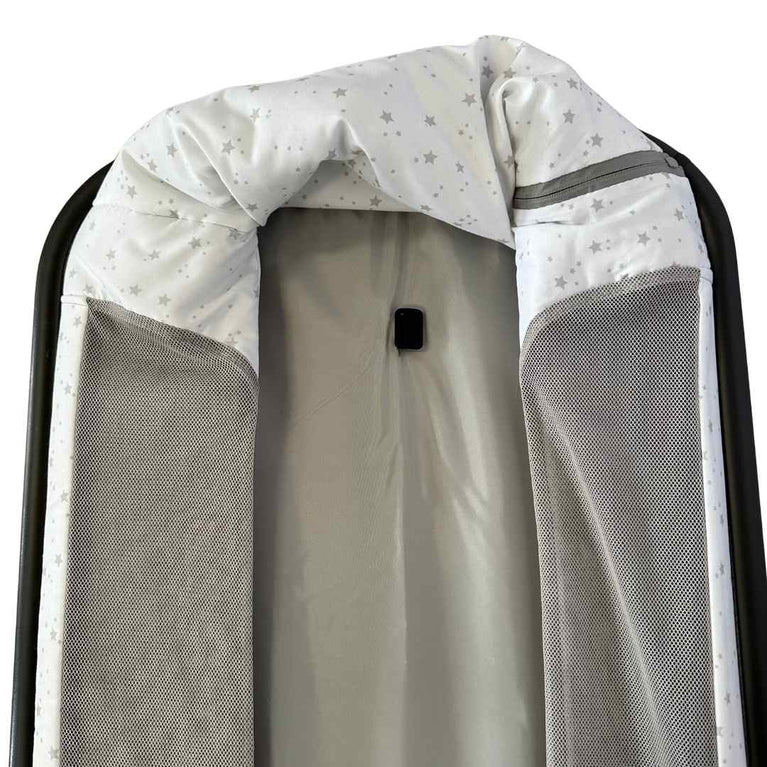 Giggles Zeus Auto Swing Bassinet