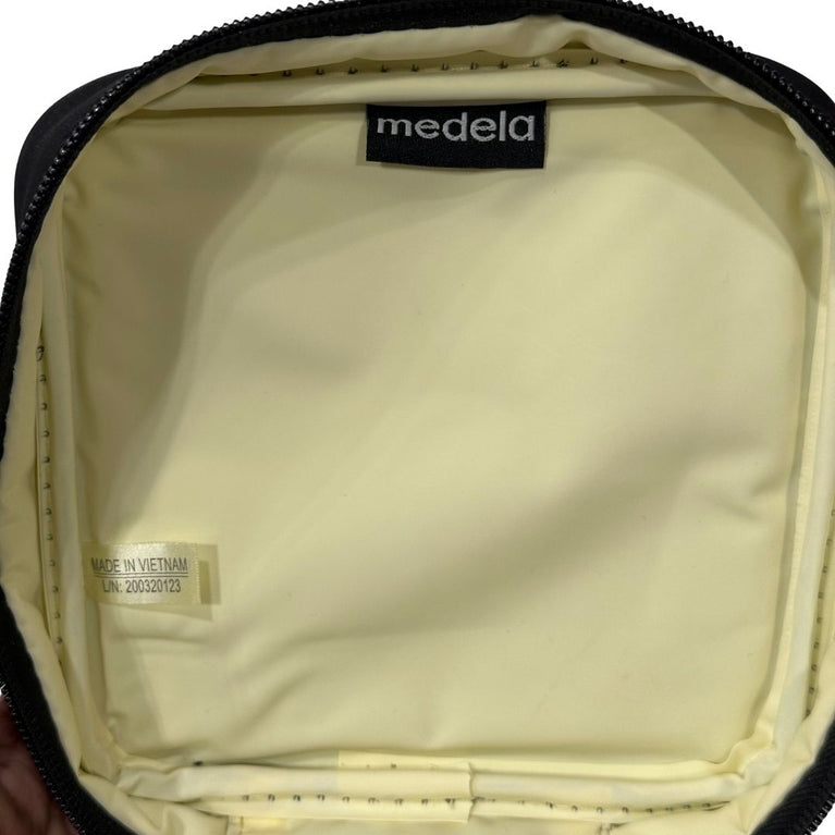 Medela Breastmilk Feeding Storage Bottles - Cooler Bag - 150ml 4pcs