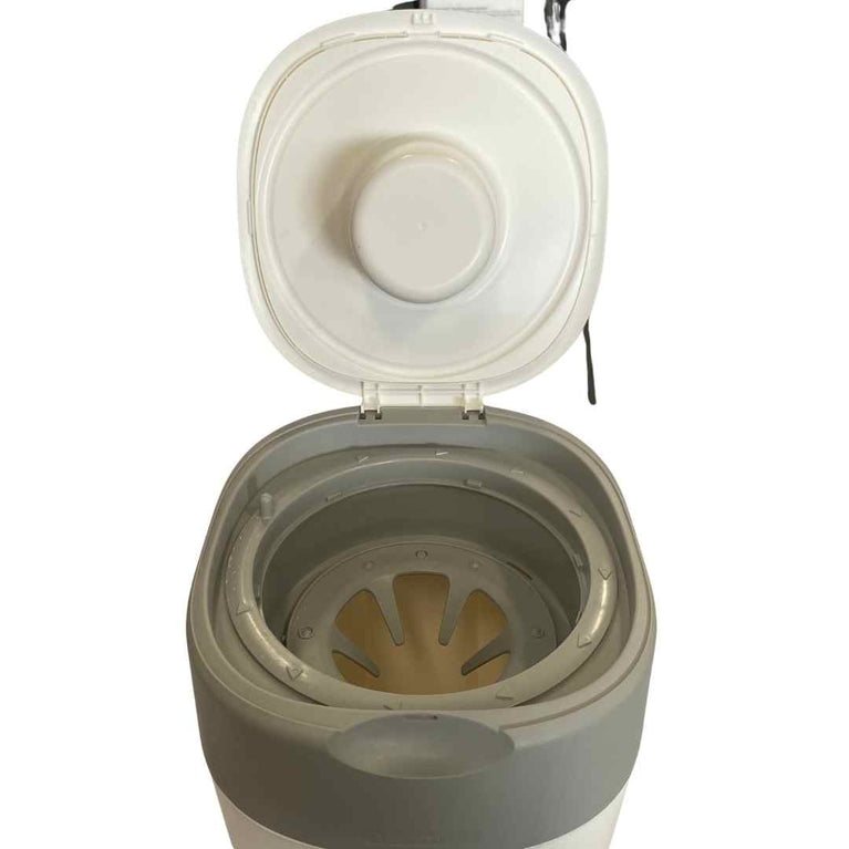 Tommee Tippee Twist and Click Advanced Disposal Sangenic Tec Bin - White