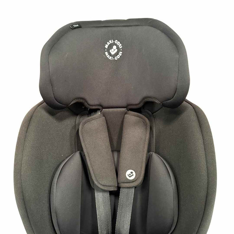 Maxi Cosi Titan i-Size Car Seat with Base