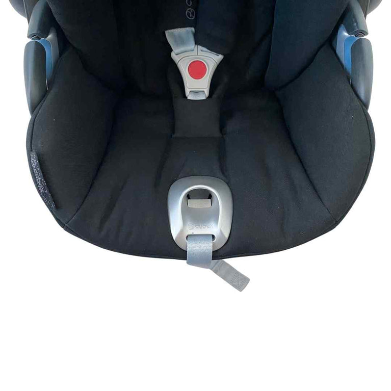 Cybex Cloud Z i-Size Plus Car Seat plus Adapters - Deep Black