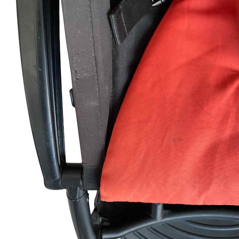 Babyzen YOYO+ Complete Stroller Set With Black Frame & 6m+ Red Color Pack