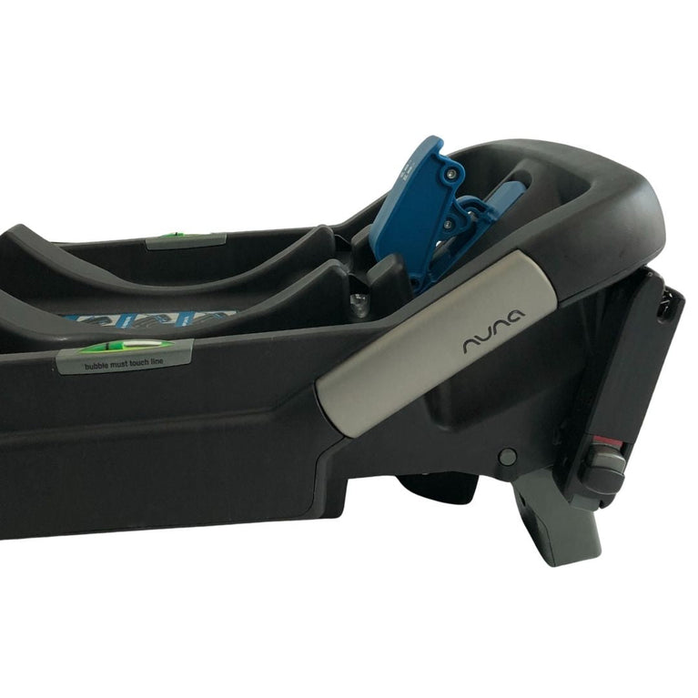 Nuna Pipa Lite lx Car Seat with Lite lx Base - Grey