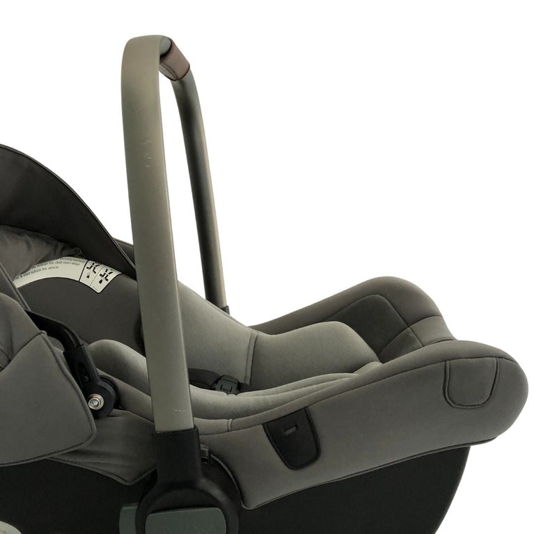 Nuna Pipa Lite lx Car Seat with Lite lx Base - Grey