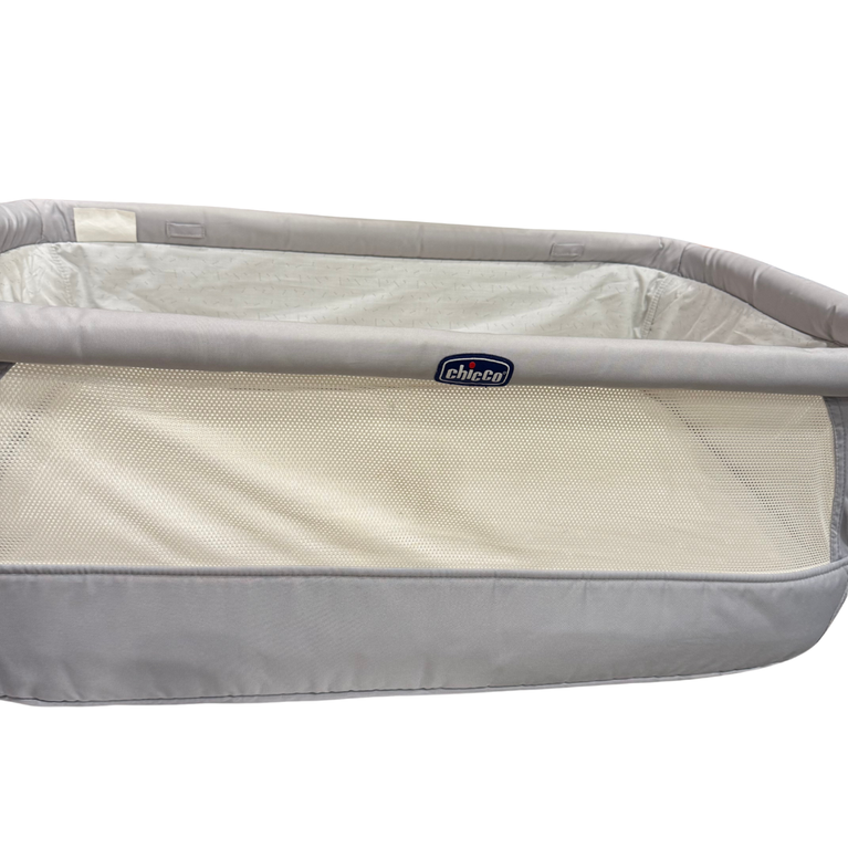 Chicco Next2Me Essential Co-Sleeping Bassinet - Grey