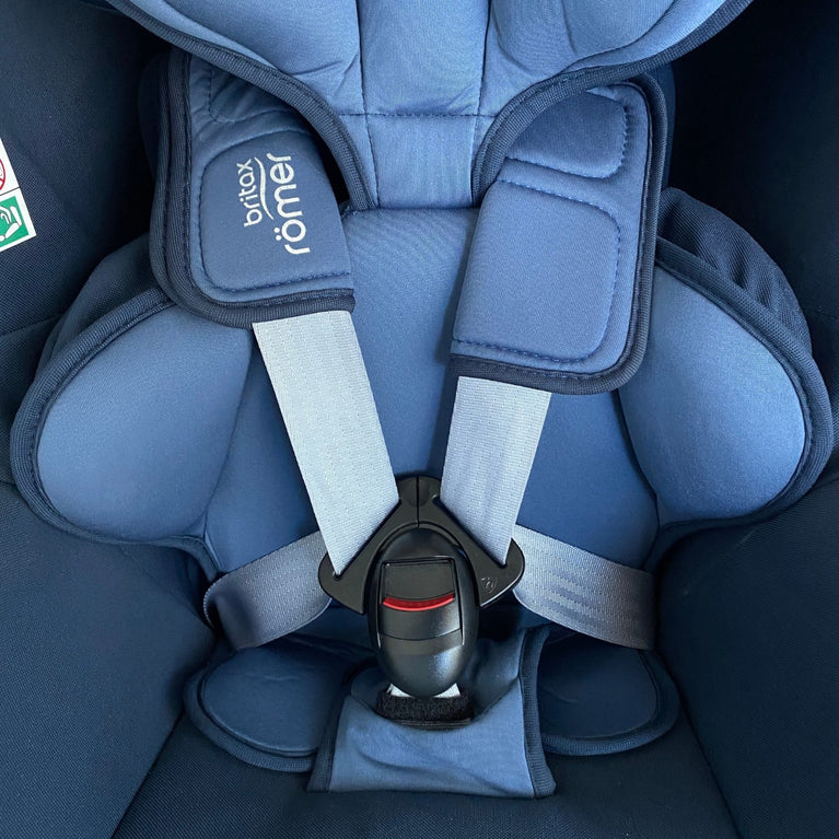 Britax-Romer-Dualfix-Car-Seat-with-Isofix-Base-Moonlight-Blue-1-4