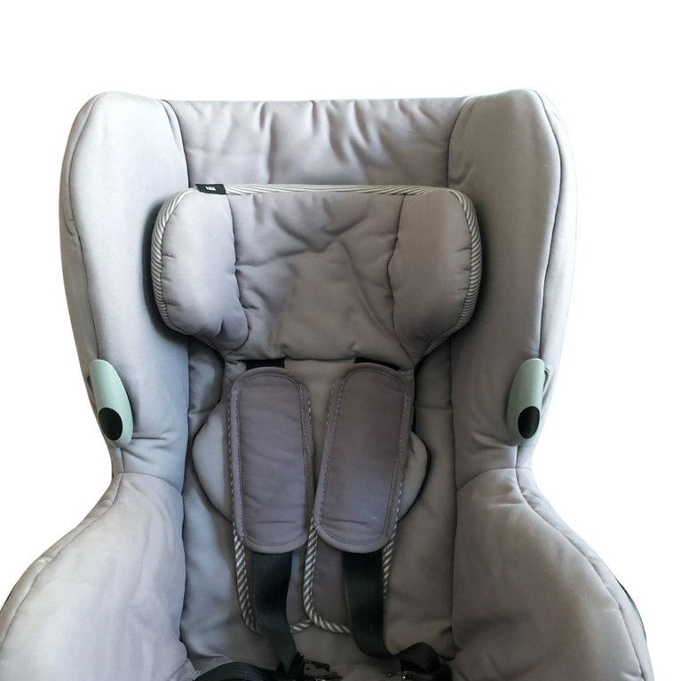 Maxi Cosi Axiss Car Seat with extra Cushion - Concrete Grey