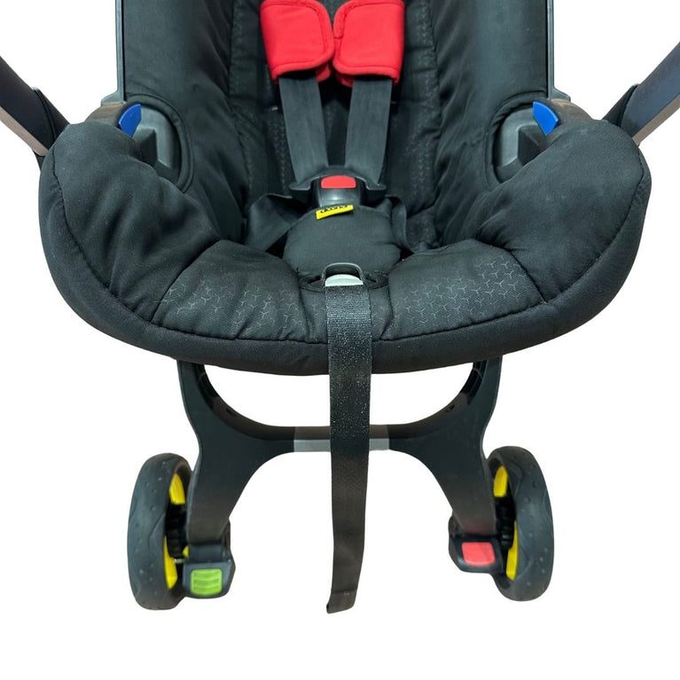 Doona Stroller - Flame Red with Footmuff, Newborn Insert & Snap On Storage