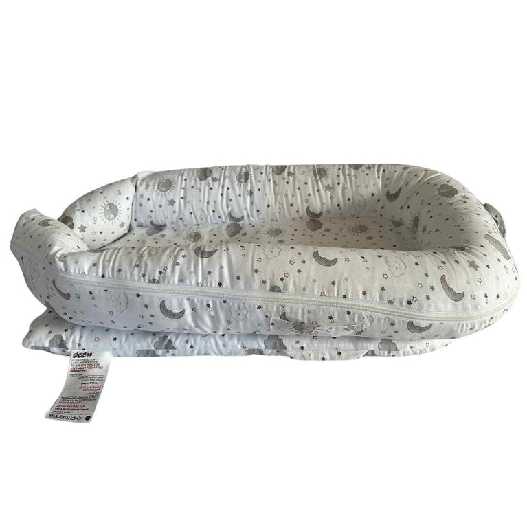 Giggles-Bumper-Bed-in-Bed-Baby-Lounger-9