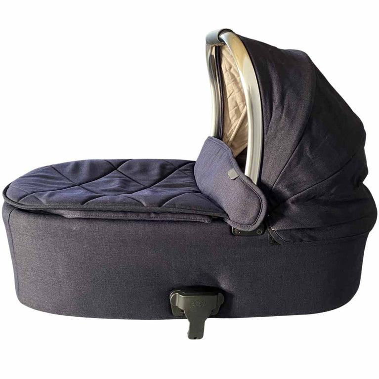 Mamas-&-Papas-Flip-XT3-(Ocarro)-Special-Edition-Dark-Navy-with-Carry-Cot-31