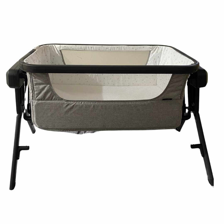 Giggles-Zeus-Auto-Swing-Bassinet-1