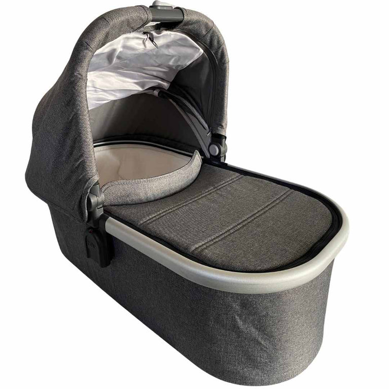 UPPAbaby-Bassinet-Greyson-(Charcoal-Melange/Carbon)-1