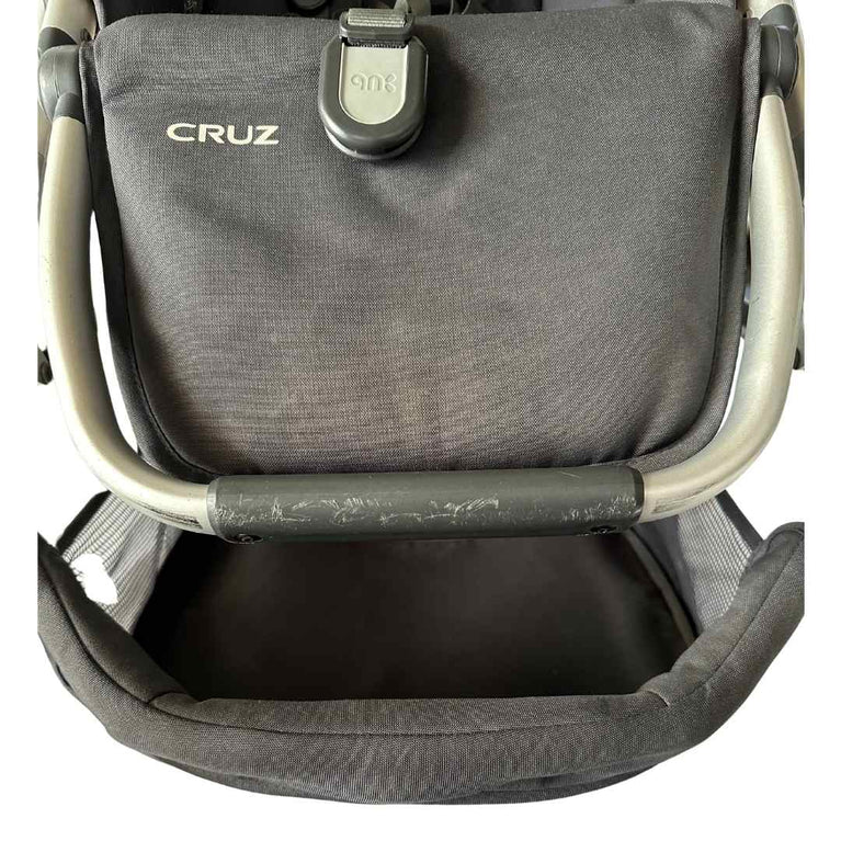 UPPAbaby-Cruz-V2-Stroller-Declan-Oat-Mélange-|-Silver-Frame-|-Black-Handle-10