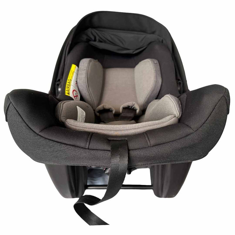 Nuna-Pipa-Next-Car-Seat-Caviar-(2021)-12