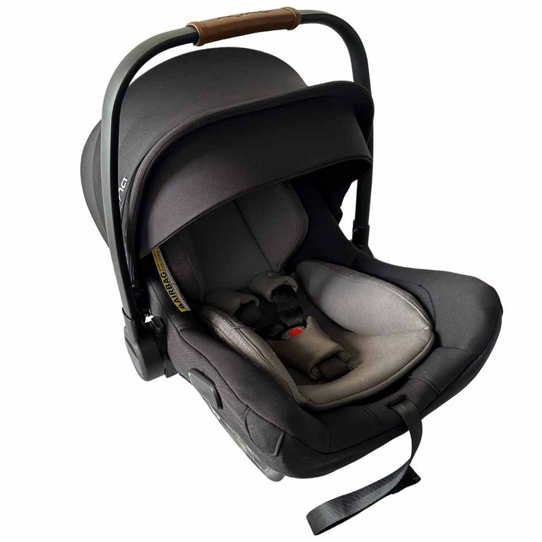 Nuna-Pipa-Next-Car-Seat-Caviar-(2021)-1
