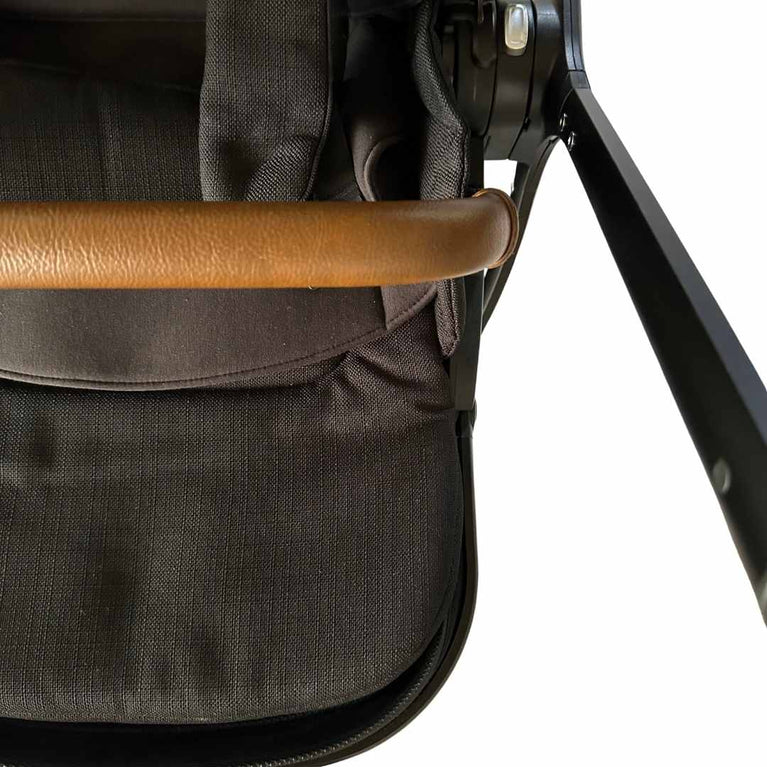 Nuna-Triv-Next-Lightweight-Stroller-Caviar-(2021)-10