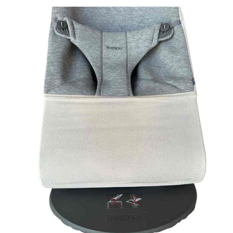 BabyBjorn-Bouncer-Bliss-3D-Jersey-with-Toy-for-Bouncer-5