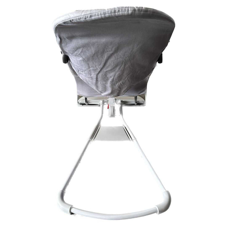 BabyBjörn-Bouncer-Bliss,-Petal-Quilt-Cotton-Light-Grey-+-Toy-for-Bouncer-7