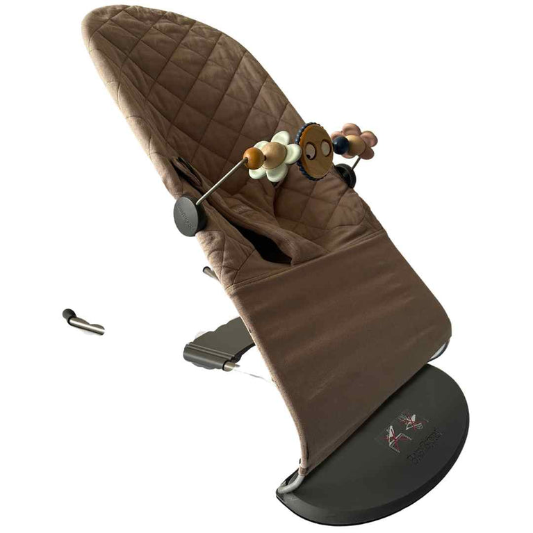 BabyBjörn-Bouncer-Bliss-Cotton-Sand-Grey-+-Wooden-Toy-for-Bouncer-1