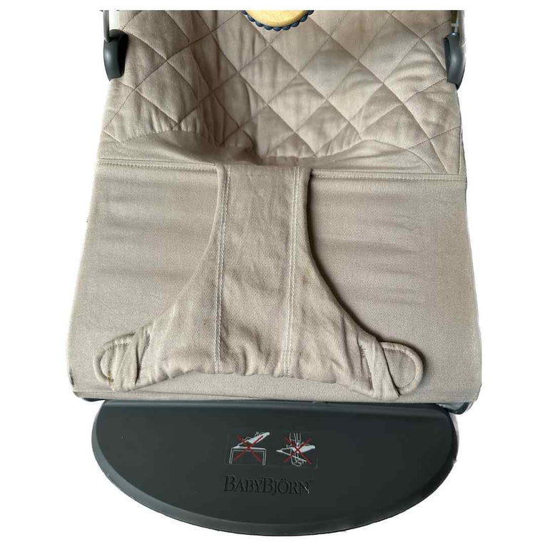 BabyBjörn-Bouncer-Bliss-Cotton-Sand-Grey-+-Wooden-Toy-for-Bouncer-6