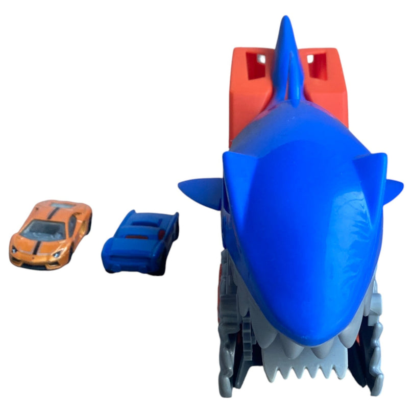 Hot-Wheels-Shark-Chomp-Transporter-Playset-2