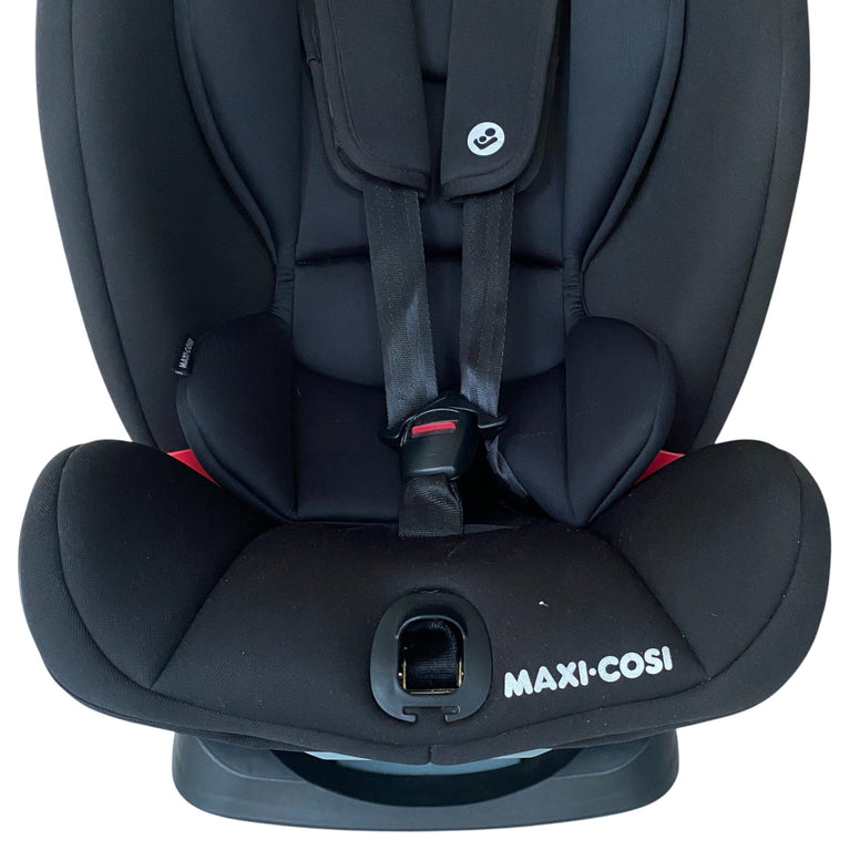 Maxi-Cosi-Titan-Car-Seat-Black-3-4