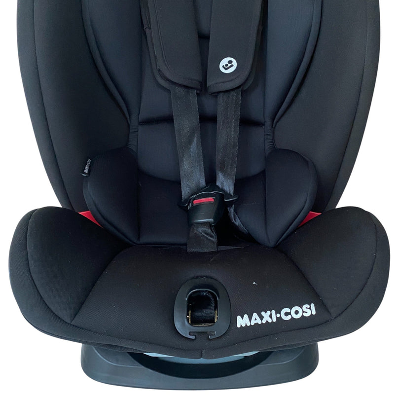 Maxi-Cosi-Titan-Car-Seat-Black-3-4