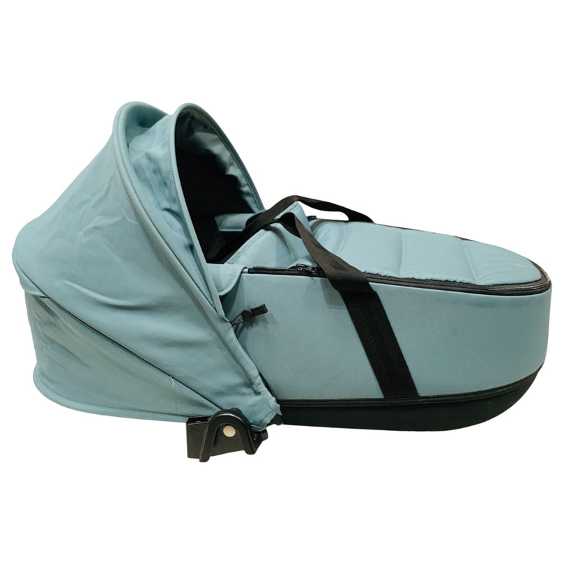 Babyzen-Yoyo-Bassinet-Aqua-2-3