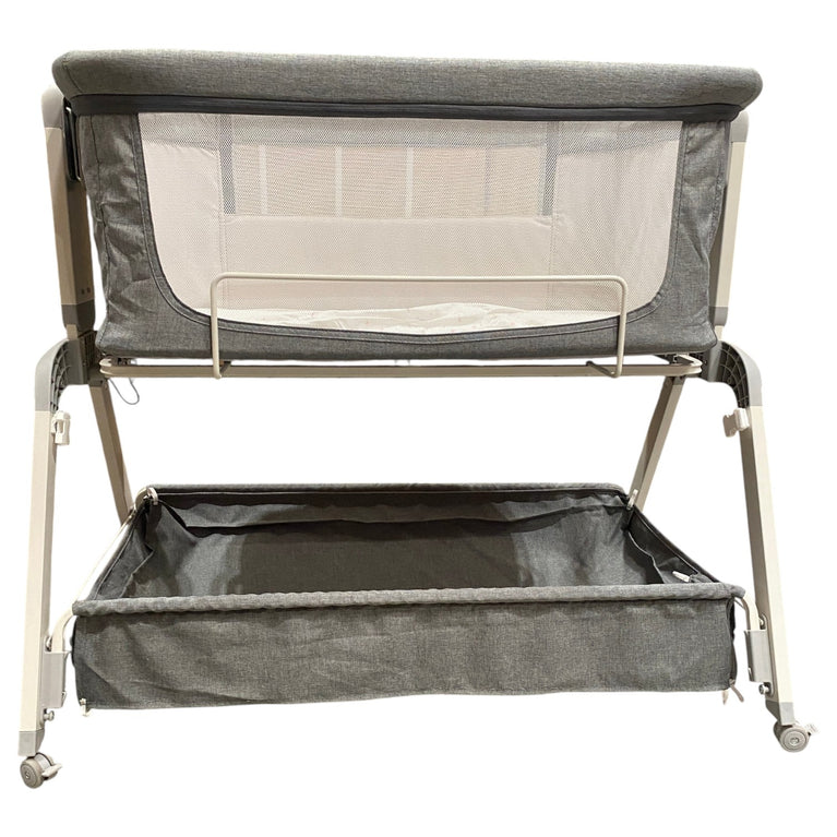 Giggles-Watson-Side-Bassinet-with-Glide-1-2