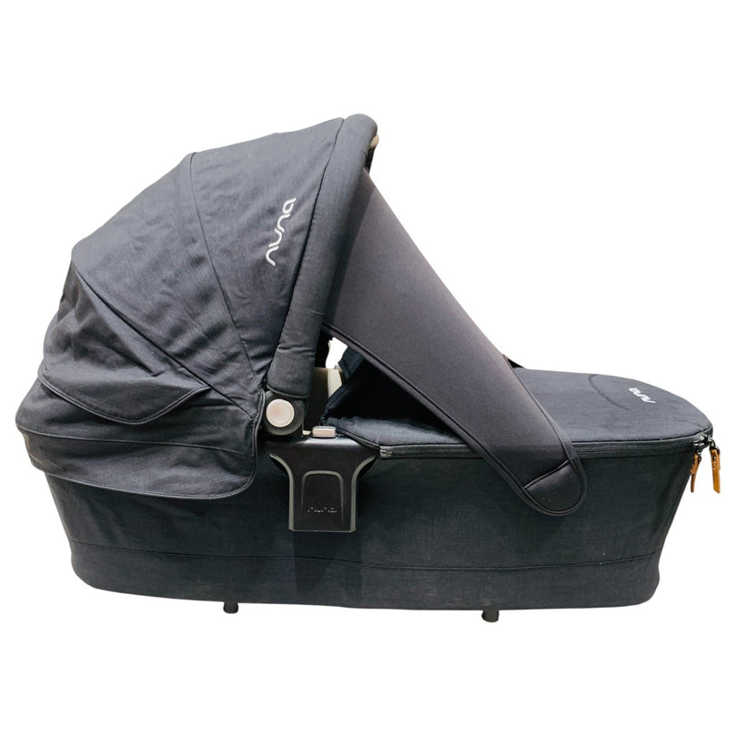 Nuna-Triv-Carrycot-Black-2-4