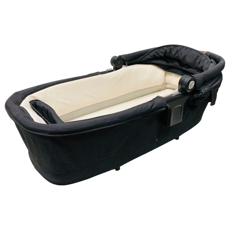 Nuna-Triv-Carrycot-Black-2-6