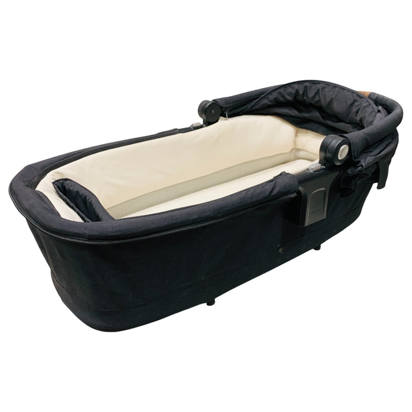 Nuna-Triv-Carrycot-Black-2-6