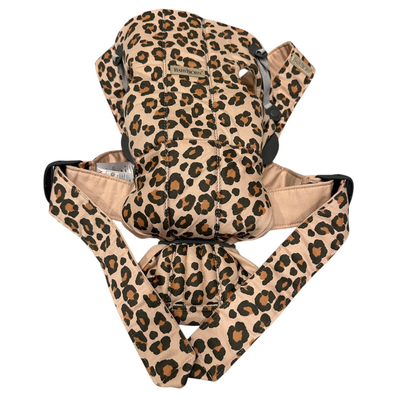 BabyBjörn-Mini-Baby-Carrier-Beige/-Leopard-1-2