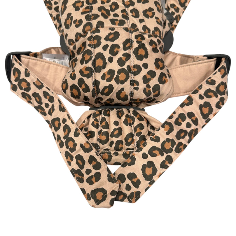 BabyBjörn-Mini-Baby-Carrier-Beige/-Leopard-1-4