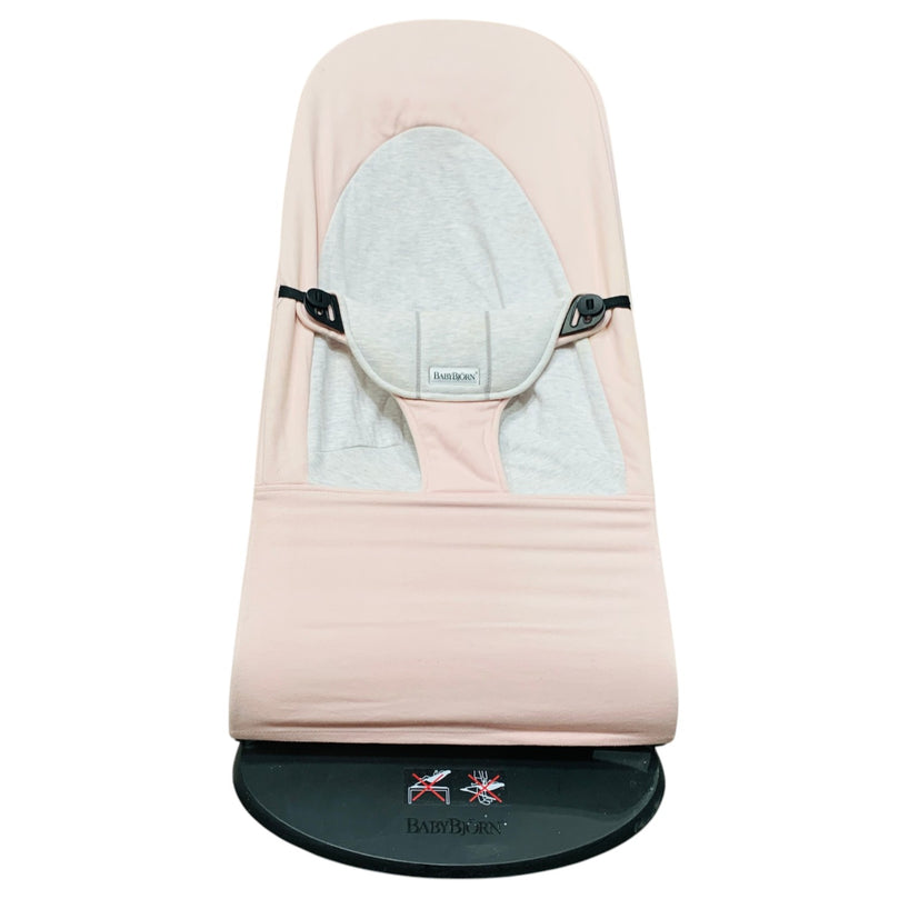 BabyBjörn-Bouncer-Balance-Soft-Woven-Jersey-Light-Pink-1-2