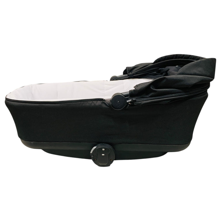 Leclerc-Baby-Bassinet-+-Bassinet-Adapters-for-Stroller-6-4