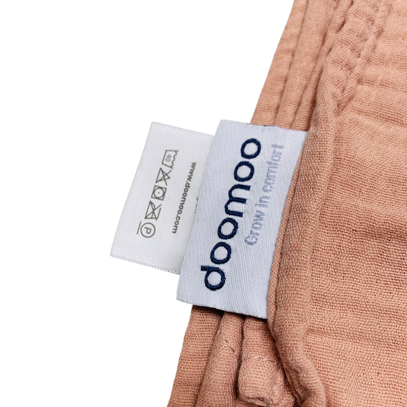 Doomoo-Mom'N-Play-Tetra-Nursing-Cape-Pink-1-2