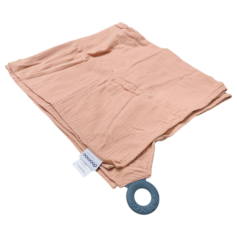 Doomoo-Mom'N-Play-Tetra-Nursing-Cape-Pink-1-3
