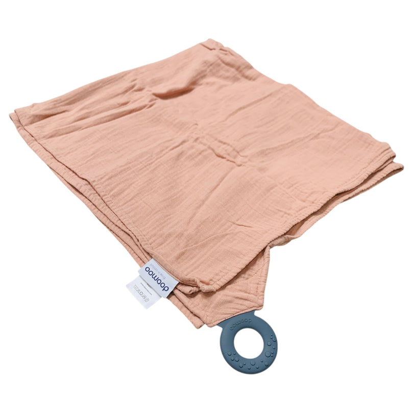 Doomoo-Mom'N-Play-Tetra-Nursing-Cape-Pink-1-3