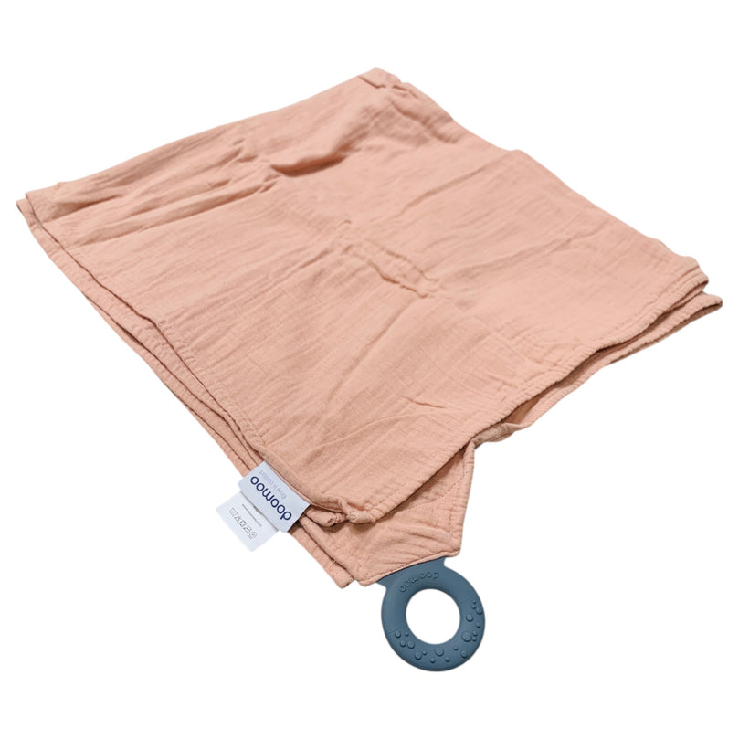 Doomoo-Mom'N-Play-Tetra-Nursing-Cape-Pink-1-6