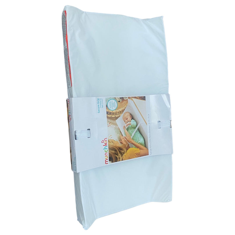 Munchkin-Secure-Grip-Changing-Pad-White-3-1